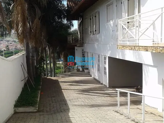 Casa com 1000m² 4 quartos e 4 banheiros, à venda, no bairro Jardim Nova Guaxupé em Guaxupé