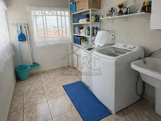 Sobrado 3 quartos e 4 banheiros, à venda, no bairro Jardim Anchieta em Mauá