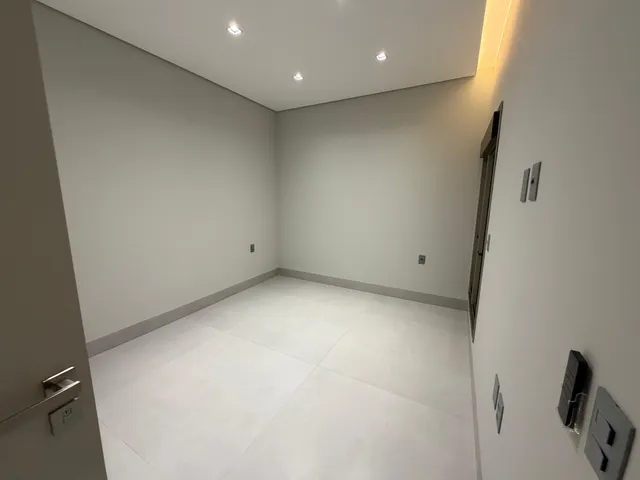 Casa com 344m² 3 quartos e 1 banheiro, à venda, no bairro Condomínio Aquarela dos Poemas em Sinop