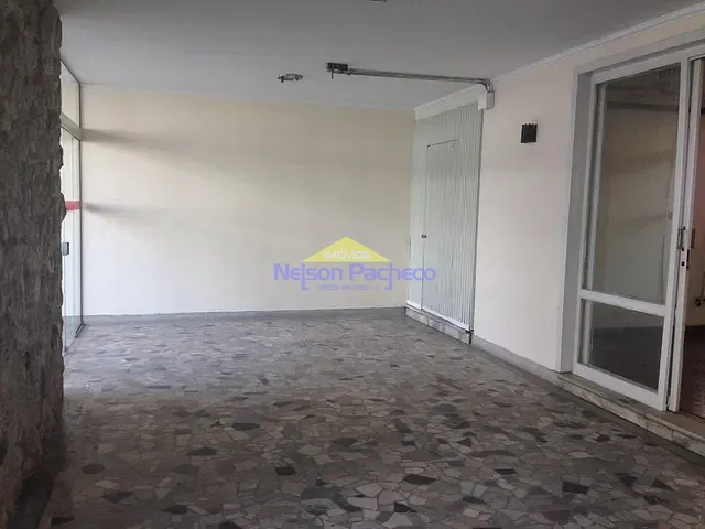 Casa com 600m² 4 quartos e 3 banheiros, à venda, no bairro Centro em Capivari