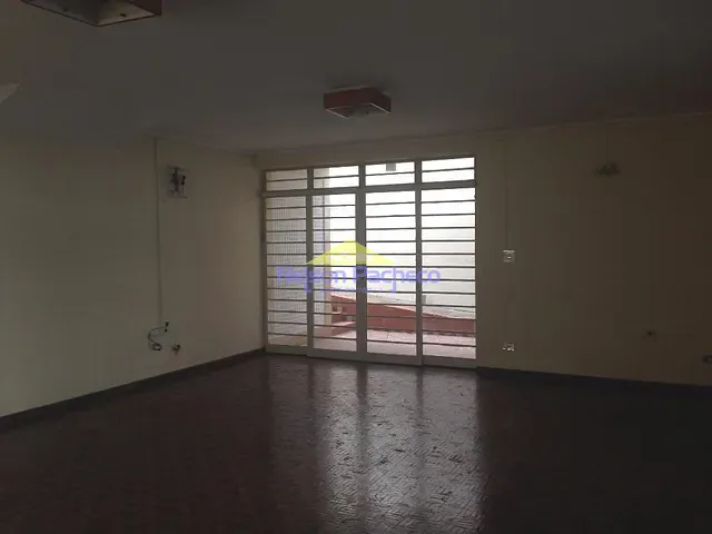 Casa com 600m² 4 quartos e 3 banheiros, à venda, no bairro Centro em Capivari