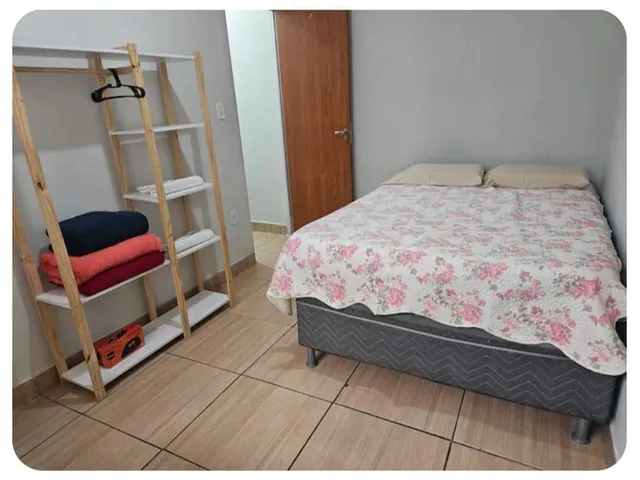 Casa 2 quartos e 1 banheiro, para alugar, no bairro Glória em Belo Horizonte