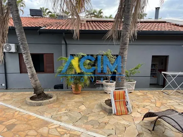 Casa com 751m² 4 quartos e 3 banheiros, à venda, no bairro Santa Cruz em Jaguariúna