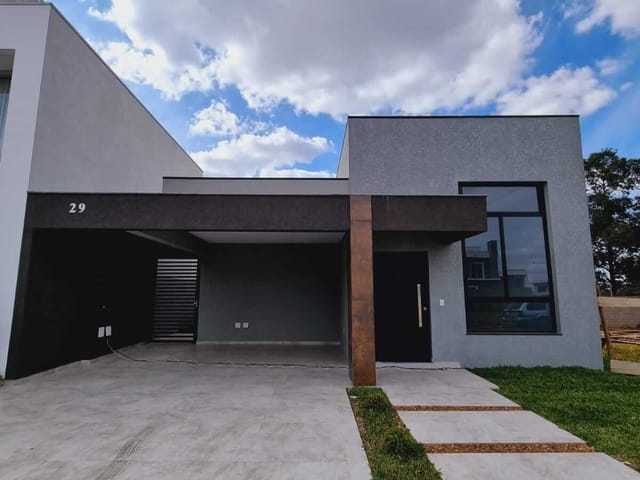 Casa com 200m² 3 quartos e 2 banheiros, à venda, no bairro Cará-cará em Ponta Grossa
