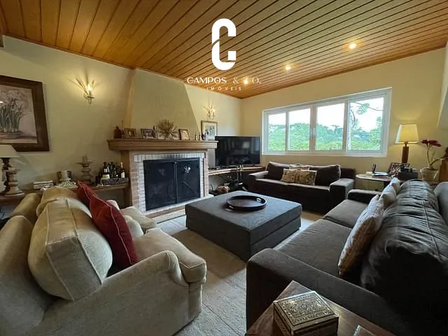 Casa com 5762m² 7 quartos e 7 banheiros, à venda, no bairro Vila Capivari em Campos Do Jordão