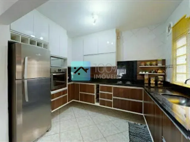 Casa com 294m² 3 quartos e 2 banheiros, à venda, no bairro Jardim Petropolis em São José dos Campos