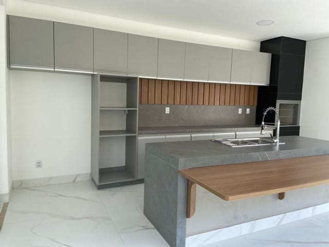Casa com 474m² 4 quartos e 5 banheiros, à venda, no bairro Condomínio Florais Cuiabá Residencial em Cuiabá