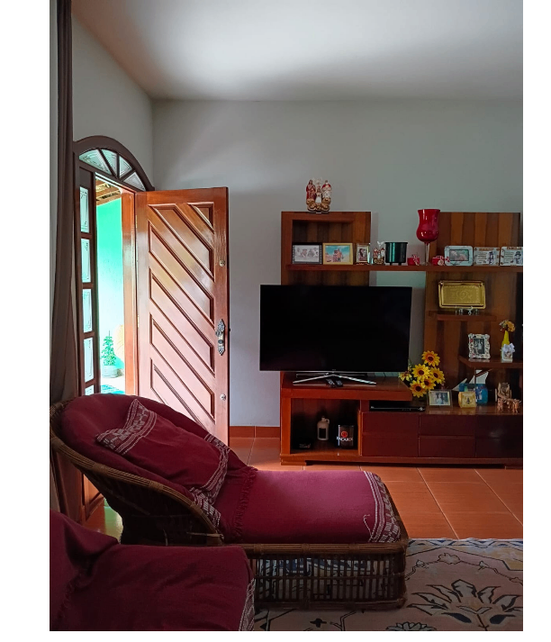 Casa com 4 quartos, 1 suíte, 4 banhos, 3 salas, 4 vagas, 2 pavimentos, com 632 m2 de área construída, à venda, Parque Xangri-Lá, Contagem, MG miniatura 8