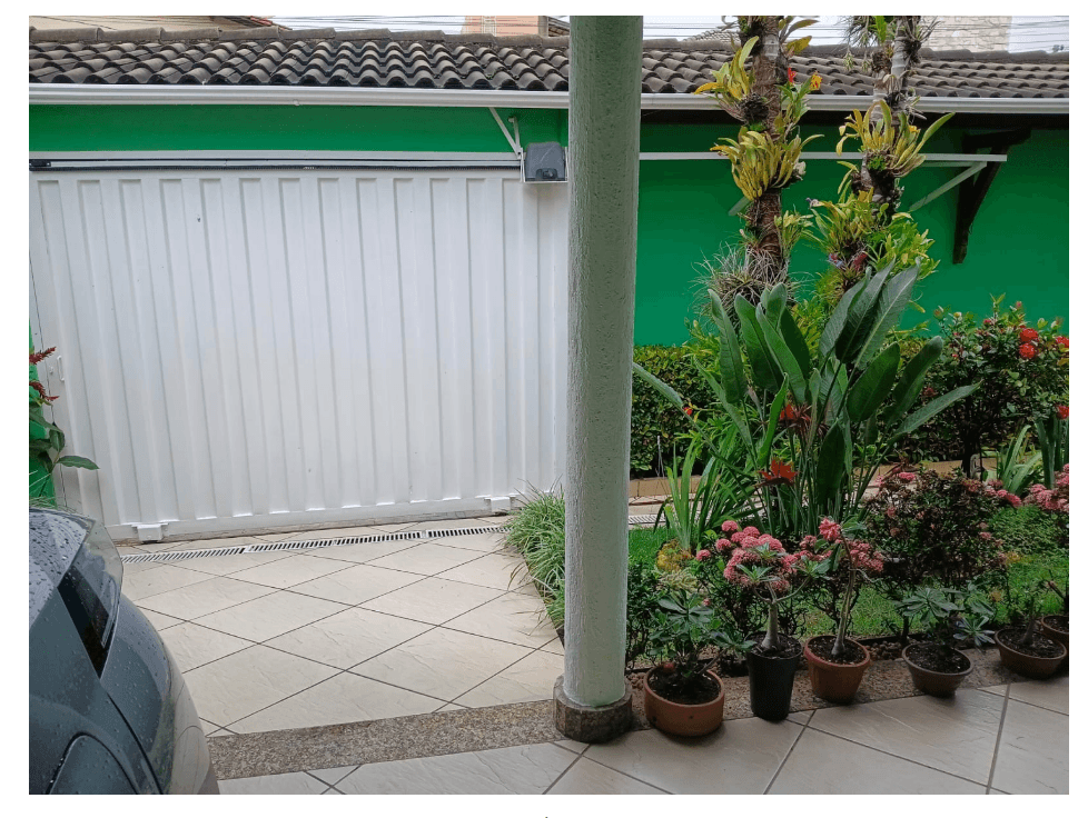 Casa com 4 quartos, 1 suíte, 4 banhos, 3 salas, 4 vagas, 2 pavimentos, com 632 m2 de área construída, à venda, Parque Xangri-Lá, Contagem, MG miniatura 23