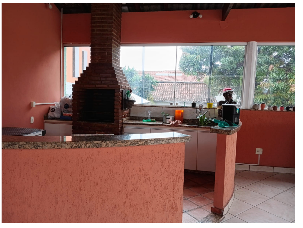 Casa com 4 quartos, 1 suíte, 4 banhos, 3 salas, 4 vagas, 2 pavimentos, com 632 m2 de área construída, à venda, Parque Xangri-Lá, Contagem, MG miniatura 25