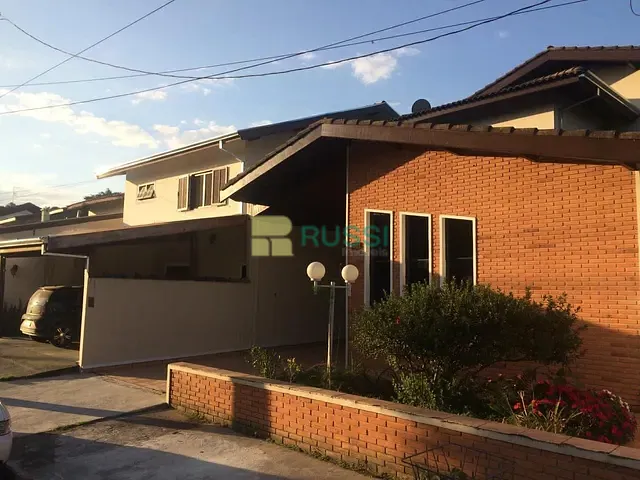 Casa com 252m² 3 quartos e 1 banheiro, à venda, no bairro Urbanova em São José dos Campos