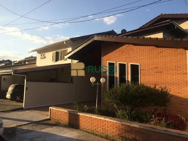Casa com 252m² 3 quartos e 1 banheiro, à venda, no bairro Urbanova em São José dos Campos