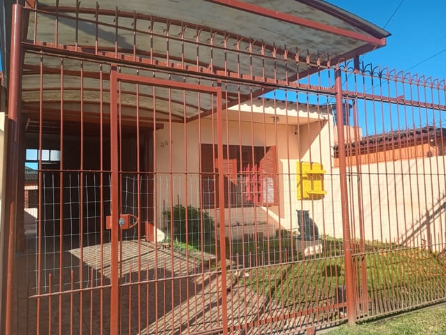 Casa com 210m² 2 quartos e 2 banheiros, à venda, no bairro Fragata em Pelotas