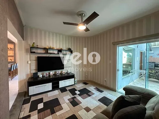 Casa 3 quartos e 5 banheiros, para alugar, no bairro Piracangaguá em Taubaté