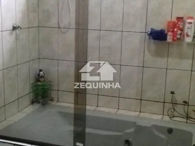 Casa com 225m² 3 quartos e 2 banheiros, à venda, no bairro Ayrosa em Osasco