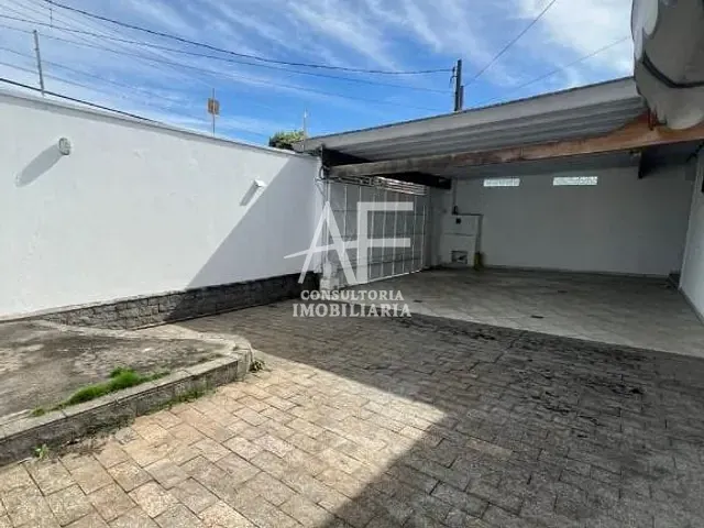 Casa com 300m² 3 quartos e 2 banheiros, para alugar, no bairro Independência em Taubaté