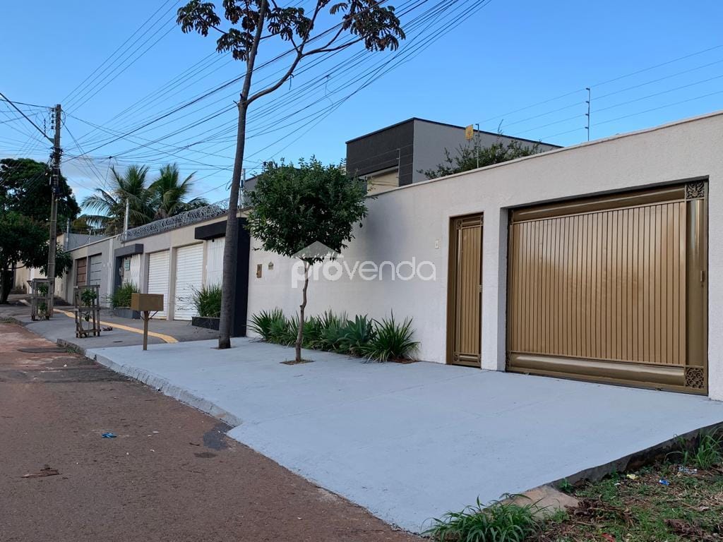 Casa, 3 quartos, 173 m² - Foto 1