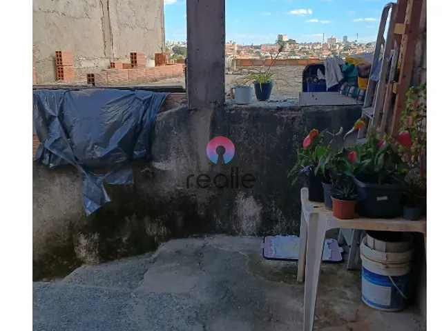 Casa com 250m² 2 quartos e 1 banheiro, à venda, no bairro Vera Cruz em Belo Horizonte
