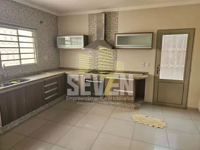 Casa com 270m² 3 quartos e 2 banheiros, à venda, no bairro Parque Paulista em Bauru