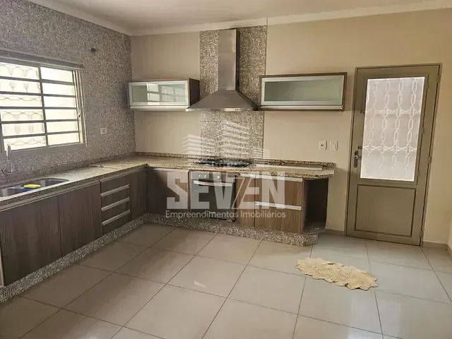 Casa com 270m² 3 quartos e 2 banheiros, à venda, no bairro Parque Paulista em Bauru