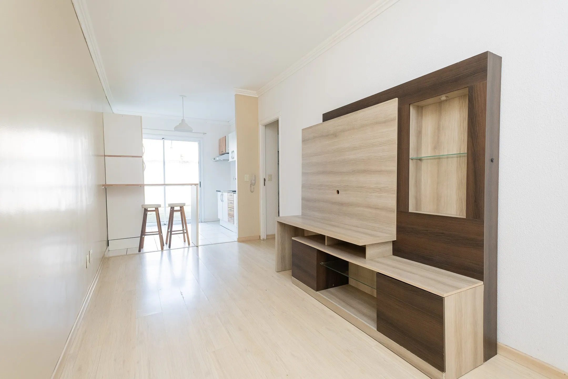 Casa à venda ou aluguel no Moradas Club 1, Três Vendas - 52 m², 2 quartos (sendo 1 suíte), cozinha com armários e infraestrutura completa.