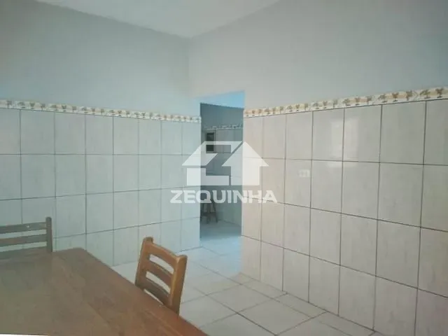 Casa com 250m² 5 quartos e 3 banheiros, à venda, no bairro Jardim D´abril em Osasco
