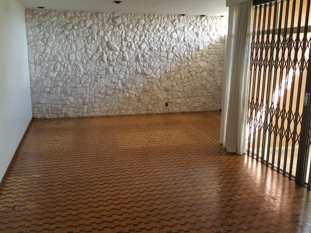 Casa com 390m² 4 quartos e 3 banheiros, à venda, no bairro Centro em Ponta Grossa