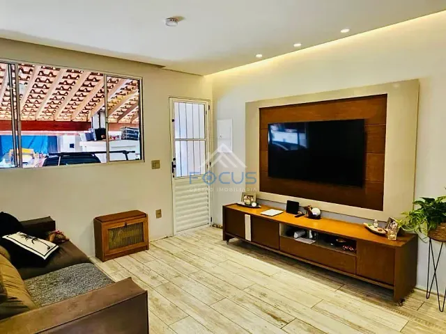Casa com 150m² 2 quartos e 3 banheiros, à venda, no bairro Jardim Martins em Jundiaí