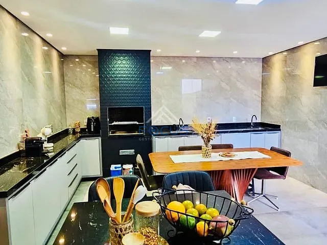 Casa com 150m² 2 quartos e 3 banheiros, à venda, no bairro Jardim Martins em Jundiaí
