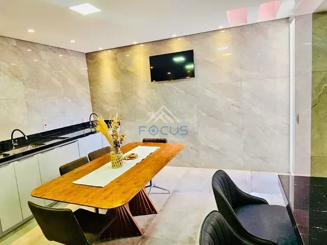 Casa com 150m² 2 quartos e 3 banheiros, à venda, no bairro Jardim Martins em Jundiaí
