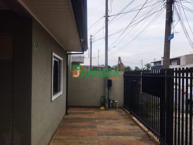 Casa 3 quartos e 2 banheiros, à venda, no bairro Uberaba em Curitiba