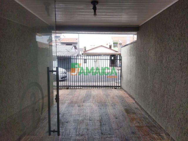 Casa 3 quartos e 2 banheiros, à venda, no bairro Uberaba em Curitiba