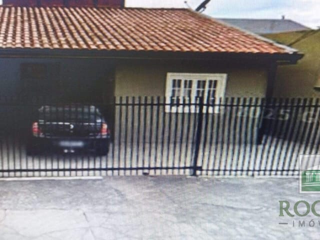 Casa 3 quartos e 2 banheiros, à venda, no bairro Uberaba em Curitiba