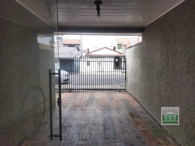 Casa 3 quartos e 2 banheiros, à venda, no bairro Uberaba em Curitiba