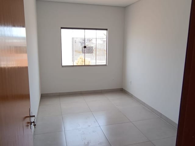 Casa com 300m² 2 quartos e 1 banheiro, à venda, no bairro Parque Amazonas em Sinop
