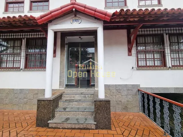 Casa com 240m² 4 quartos e 3 banheiros, para alugar, no bairro Jardim Belvedere (Samoa) em Volta Redonda