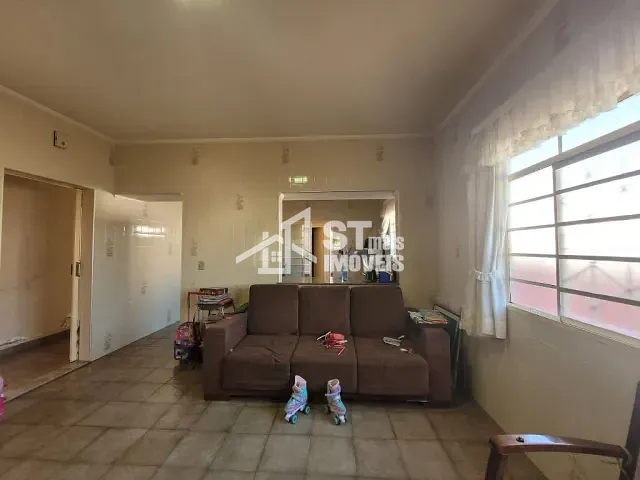 Casa com 300m² 3 quartos e 1 banheiro, à venda, no bairro Jardim Bela Vista em Andradas