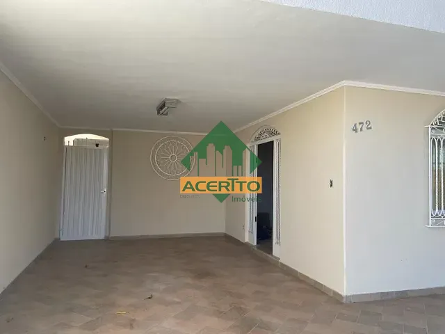 Casa com 300m² 3 quartos e 3 banheiros, à venda, no bairro Vila Bandeirantes em Araçatuba