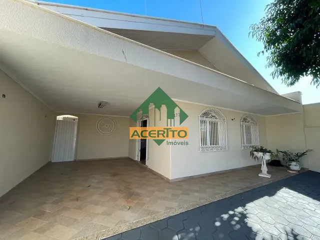 Casa com 300m² 3 quartos e 3 banheiros, à venda, no bairro Vila Bandeirantes em Araçatuba