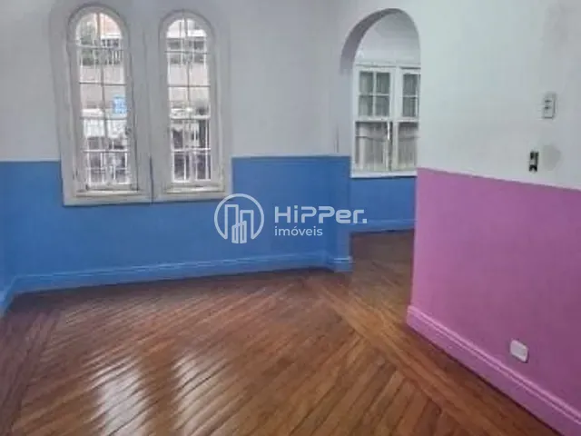 Casa com 367m², para alugar, no bairro Jardim Paulista em São Paulo