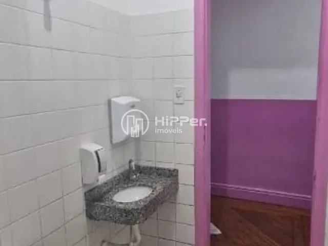Casa com 367m², para alugar, no bairro Jardim Paulista em São Paulo