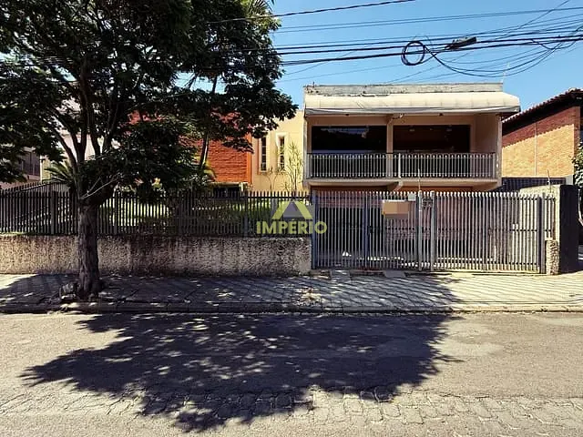 Casa com 642m² 4 quartos e 3 banheiros, à venda, no bairro Centro em Salto