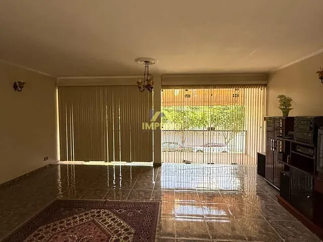 Casa com 642m² 4 quartos e 3 banheiros, à venda, no bairro Centro em Salto