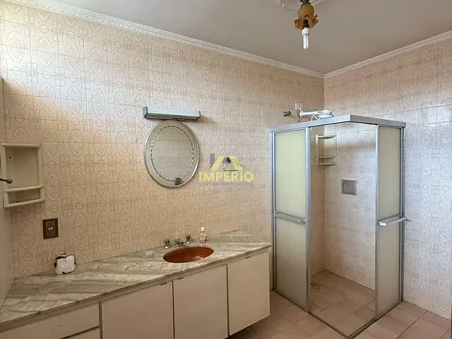 Casa com 642m² 4 quartos e 3 banheiros, à venda, no bairro Centro em Salto