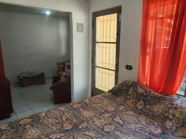 Casa com 160m² 2 quartos e 2 banheiros, à venda, no bairro Cajuru em Curitiba