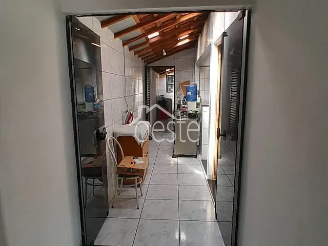 Casa com 210m² 4 quartos e 2 banheiros, à venda, no bairro Conjunto Habitacional Prefeito Ângelo Giubbina em Santa Bárbara D'Oeste