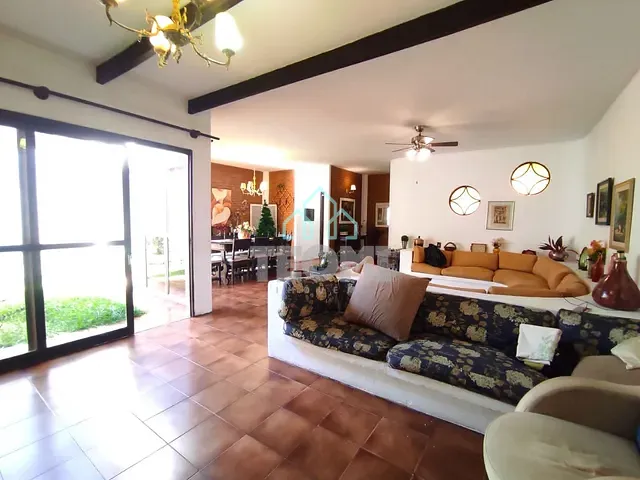 Casa com 504m² 4 quartos e 3 banheiros, à venda ou para alugar, no bairro Jardim das Nações em Taubaté