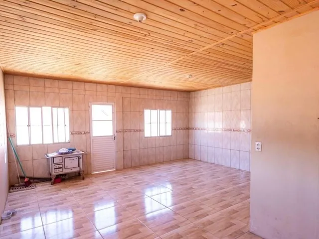 Casa com 360m² 2 quartos e 1 banheiro, à venda, no bairro Três Vendas em Pelotas