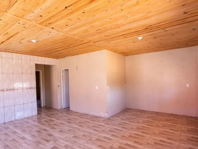 Casa com 360m² 2 quartos e 1 banheiro, à venda, no bairro Três Vendas em Pelotas
