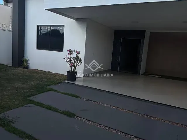 Casa 3 quartos e 3 banheiros, à venda, no bairro Jardim Curitiba em Sinop